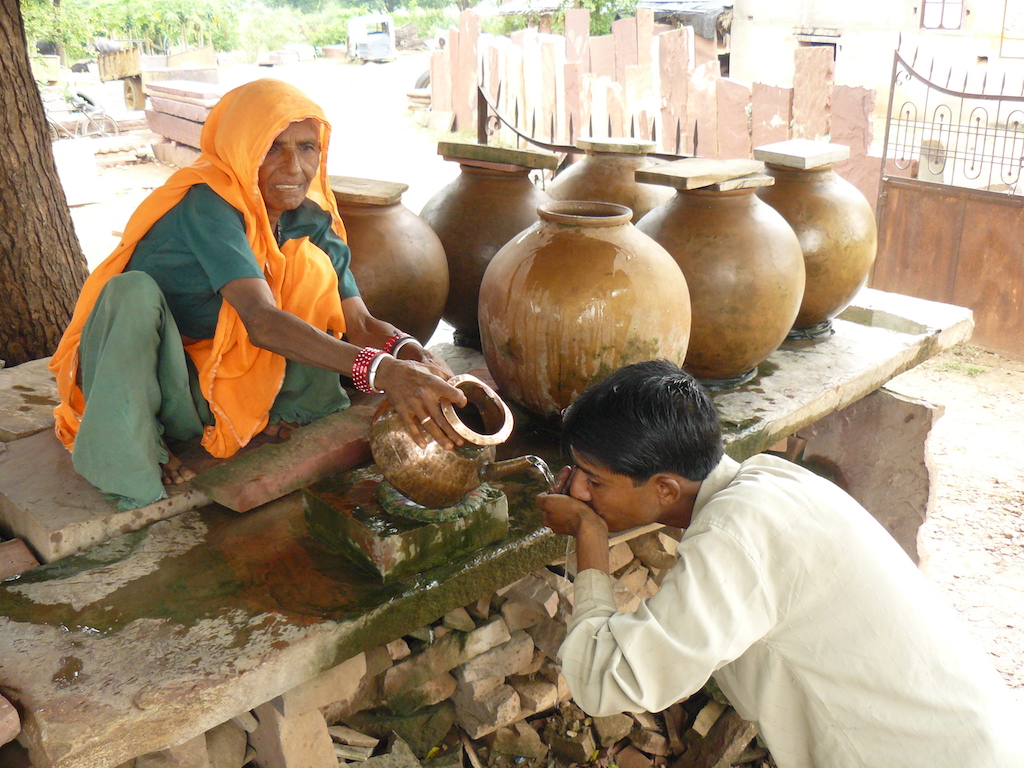 ಜಲಜಾಗೃತಿ(4) ನೀರು ಹಾಳು ಮಾಡುವಾಗ ಅಮ್ಮಂದಿರನ್ನು ನೆನೆಯೋಣ