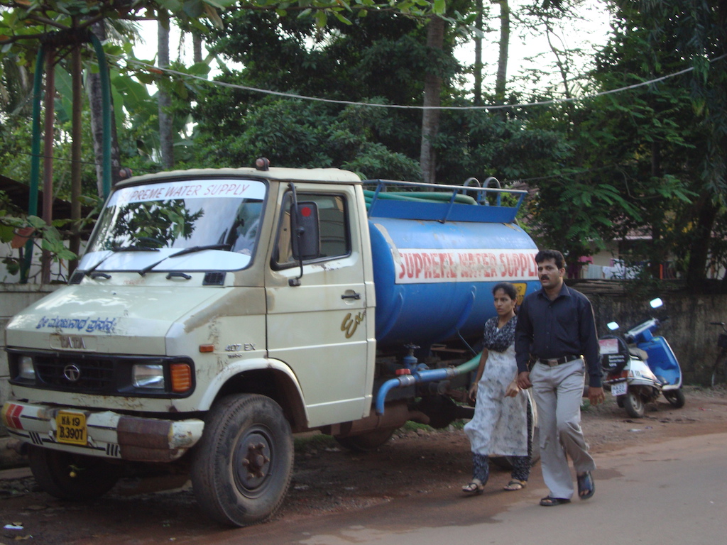 ಜಲಜಾಗೃತಿ(30) ಟ್ಯಾಂಕರ್ ನೀರು ಸರಬರಾಜಿನ ದಂಧೆ