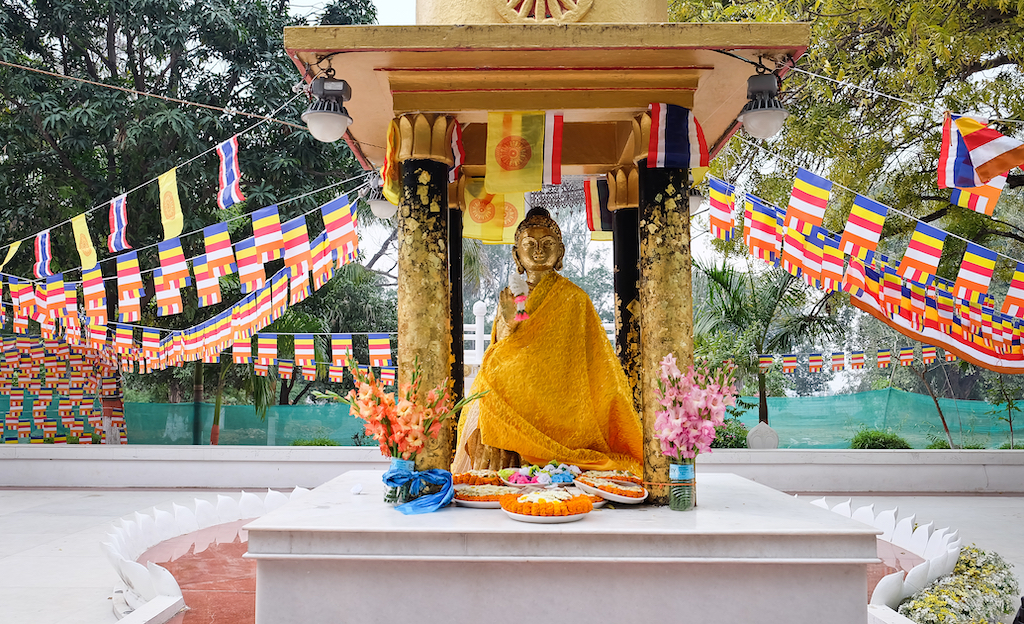 ಬುದ್ಧ, ಜಗವೆಲ್ಲ ಮಲಗಿರಲು ಅವನೊಬ್ಬನೆದ್ದ
